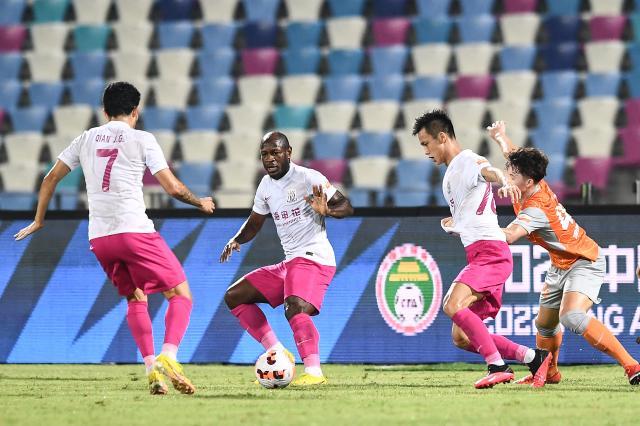 开云体育入口-申花输出巴索戈的“深思”：为何危局下仍能独树一帜